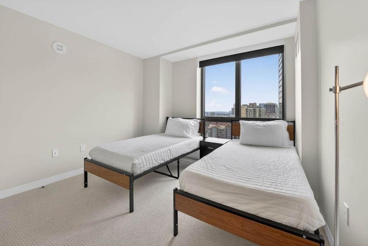 Luxury 2br 2ba Prime Downtown *