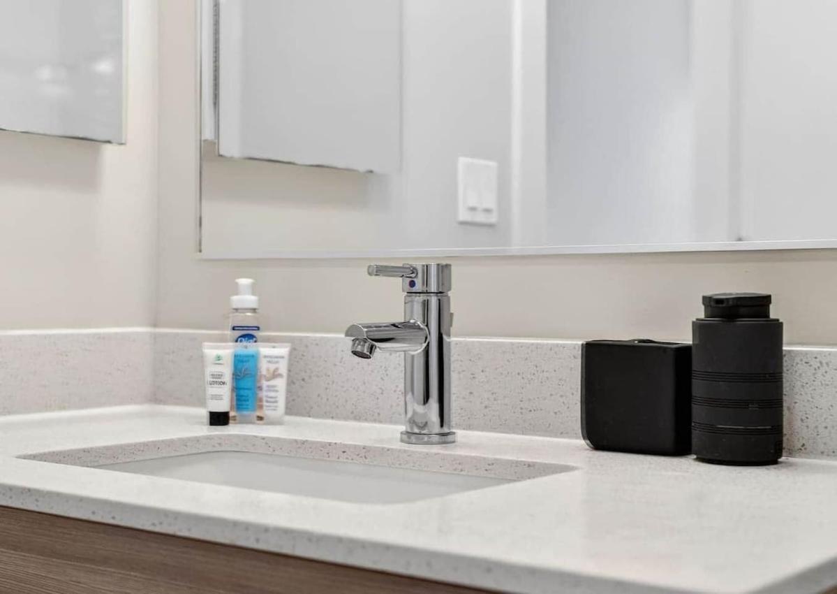 Apartment Luxury 2br 2ba Prime Downtown *