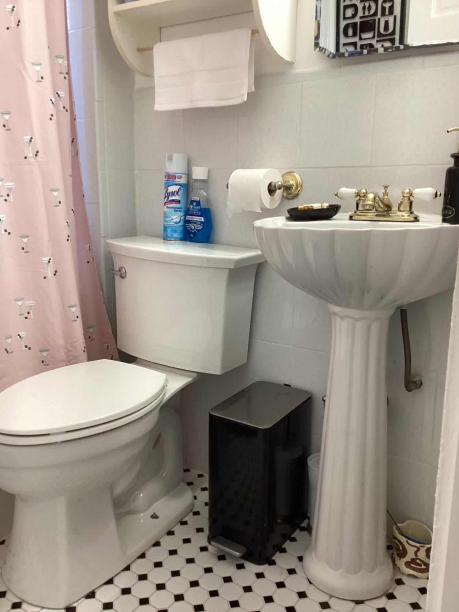 Private Bedroom Near Train&buses * Boston