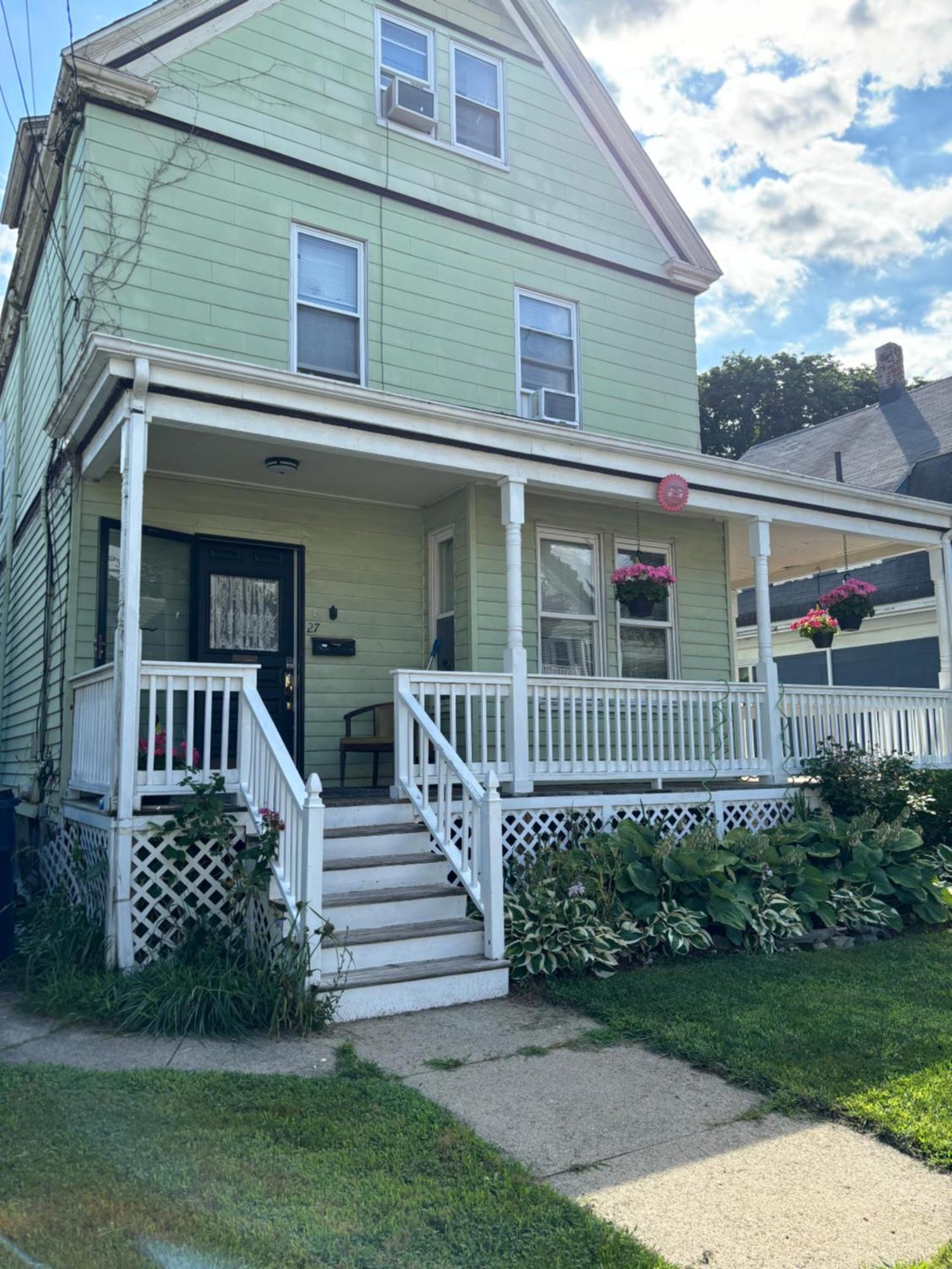 Private Bedroom Near Train&buses Homestay Boston