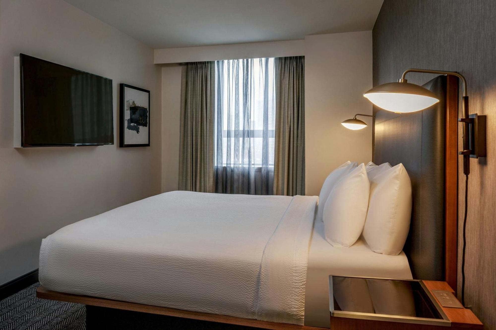 Courtyard By Marriott Downtown Boston