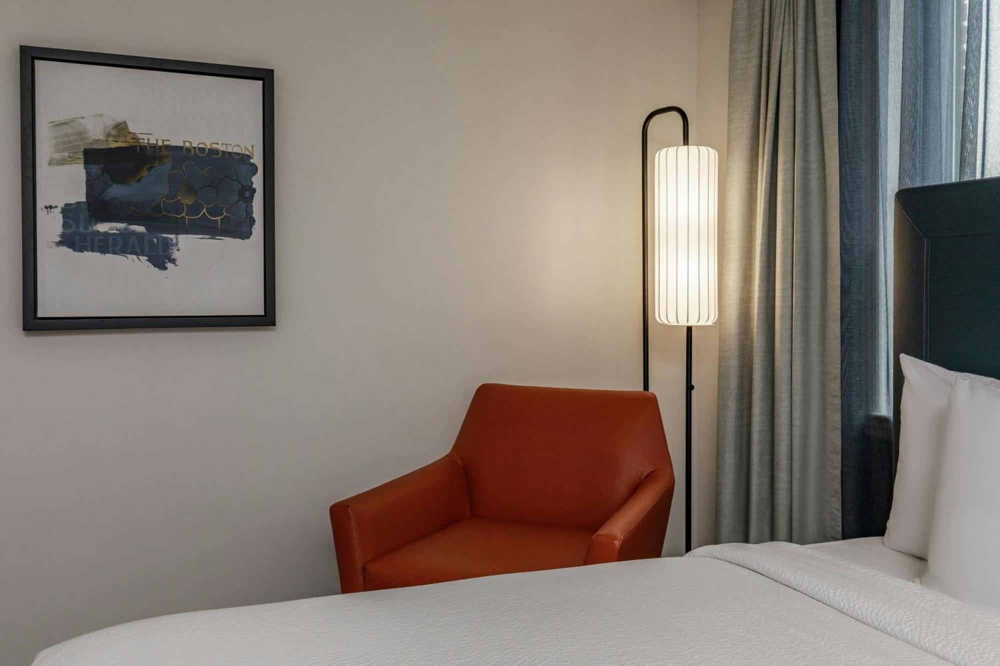 Courtyard By Marriott Downtown Hotel Boston