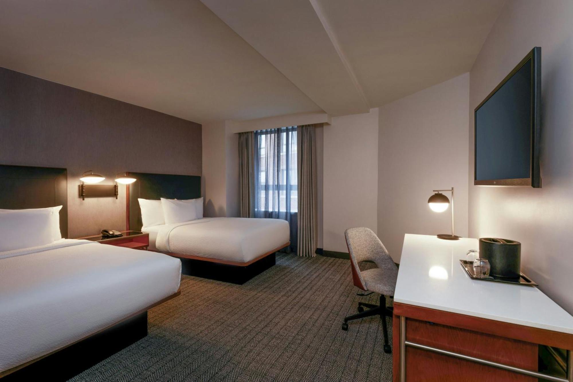 Courtyard By Marriott Downtown