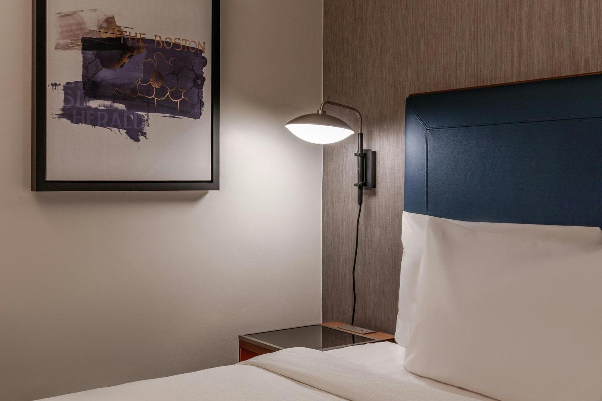 Courtyard By Marriott Downtown Hotel 4*