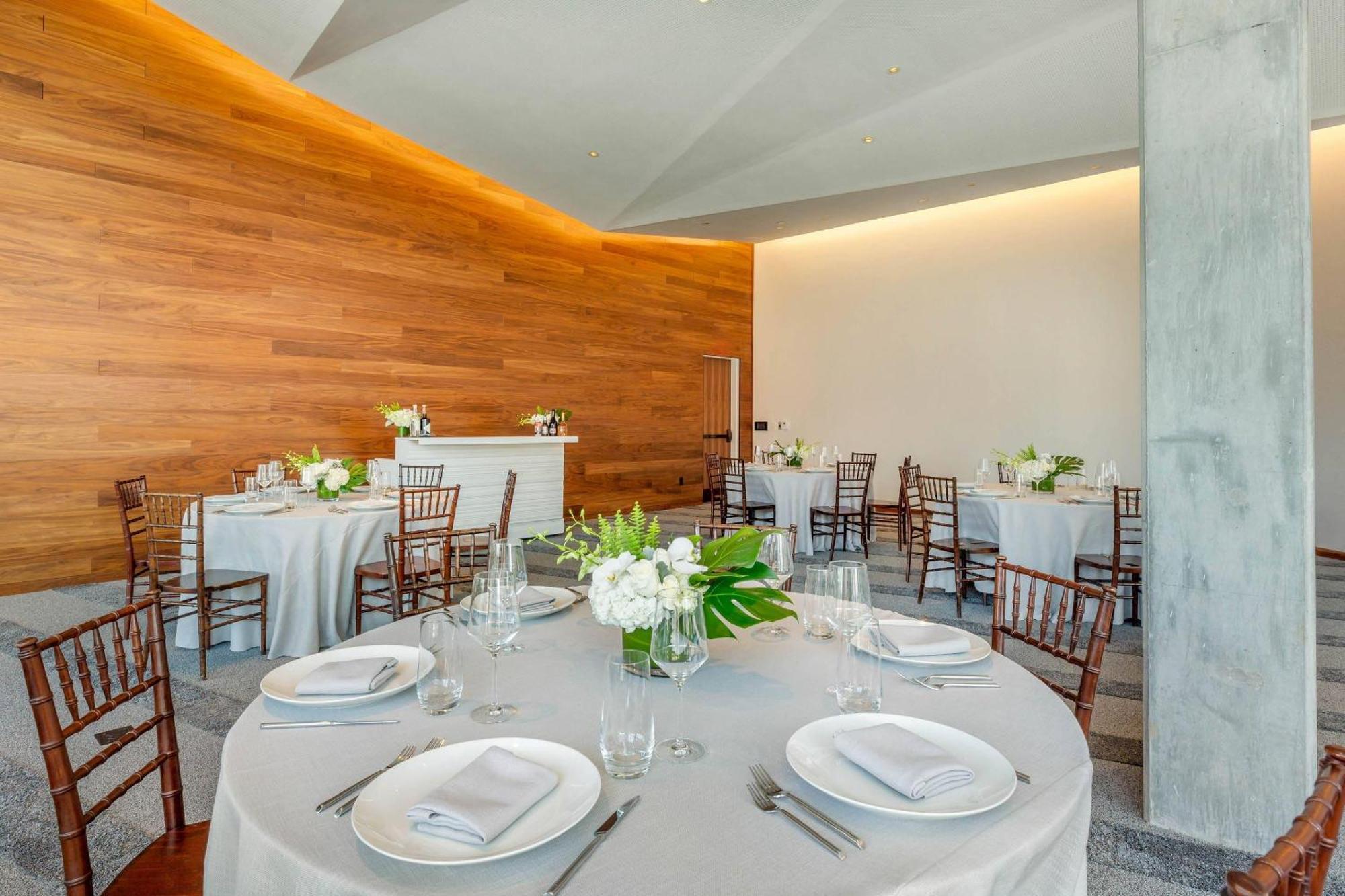 Cambria Downtown - Seaport 4*