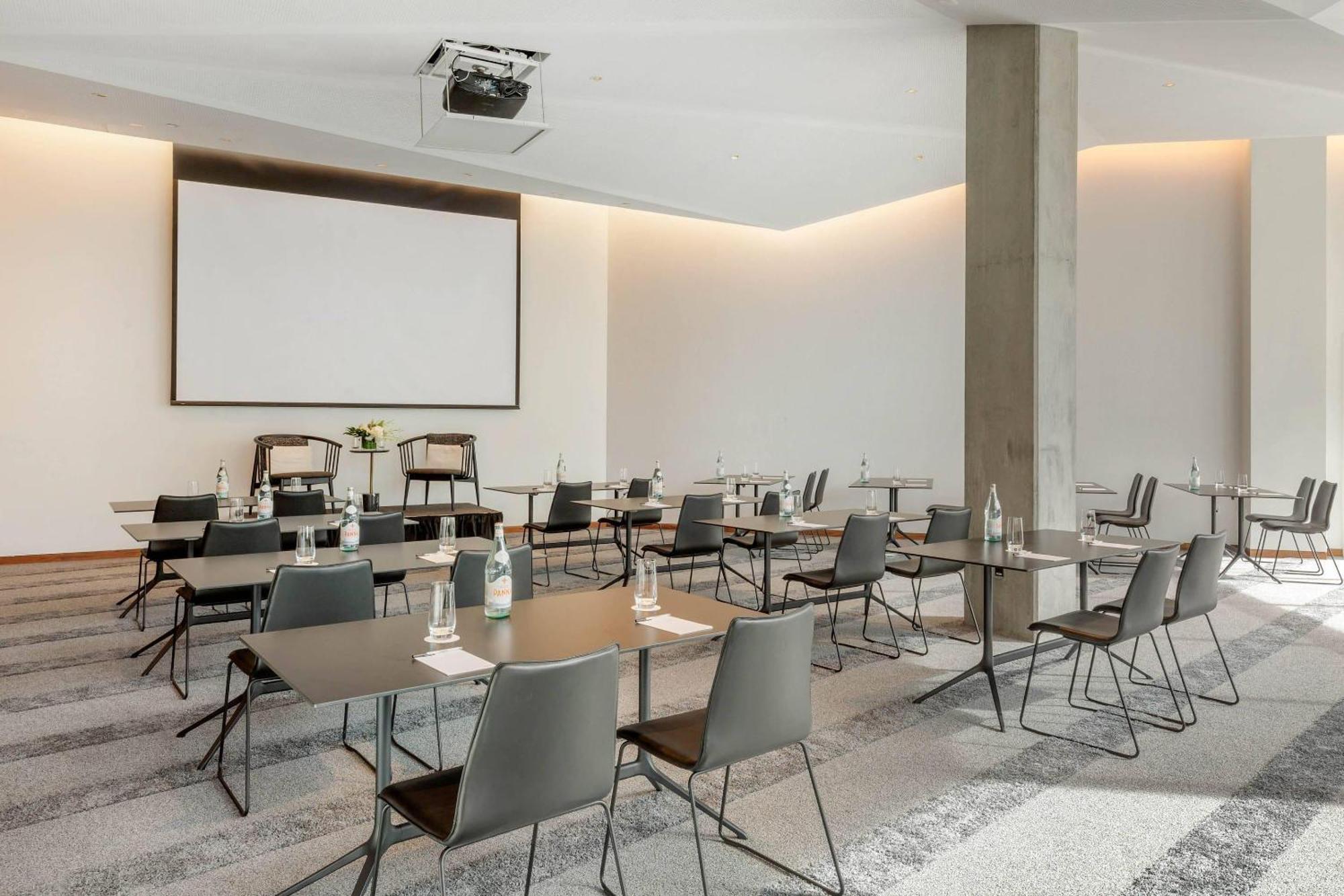 Cambria Downtown - Seaport 4* Boston