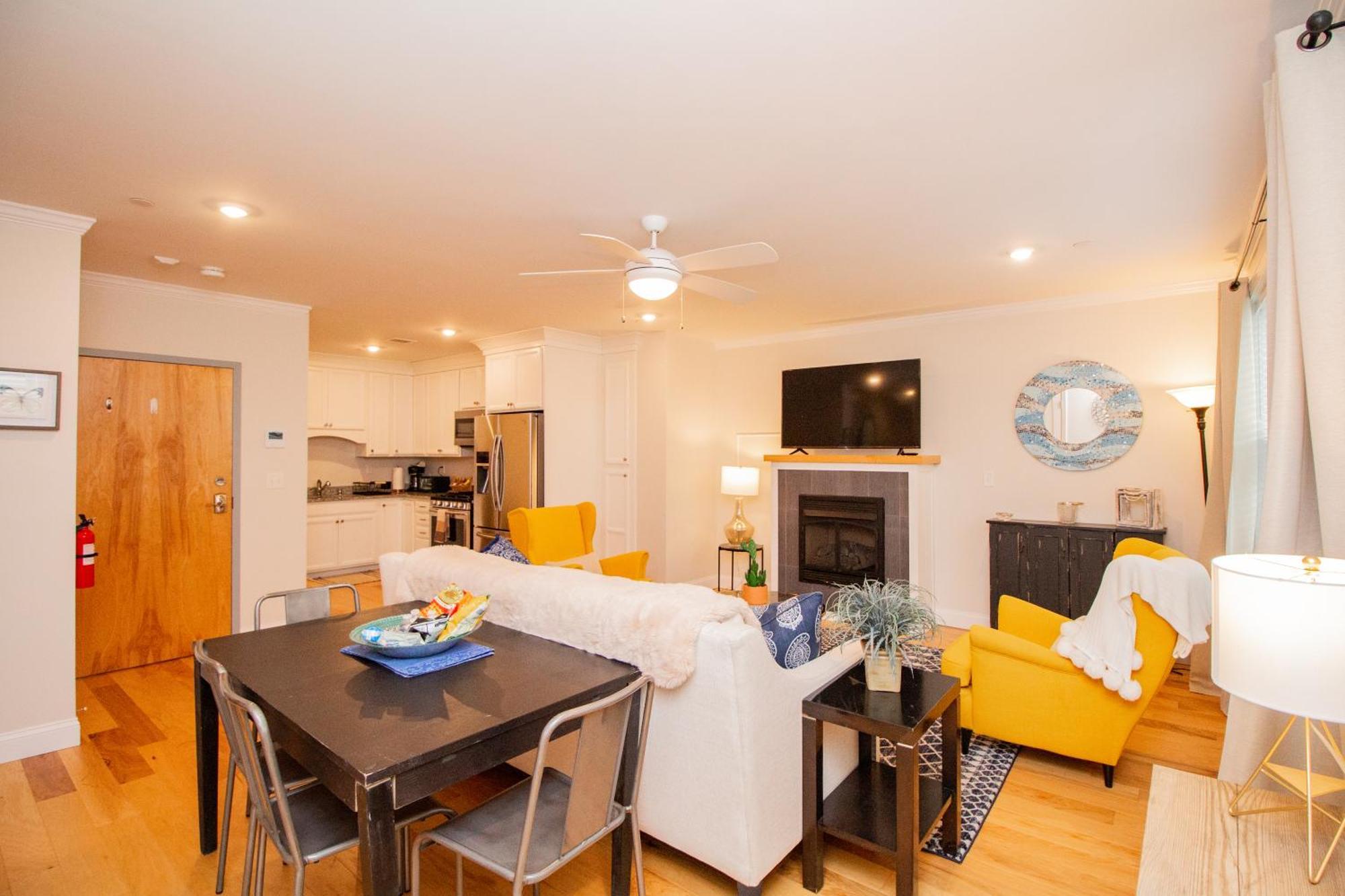 2 Bedroom Unit W Elevator & In-unit Laundry