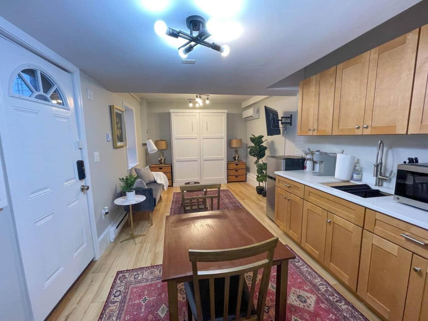 Renovated Studio, Near Hospitals, Mbta Apartment