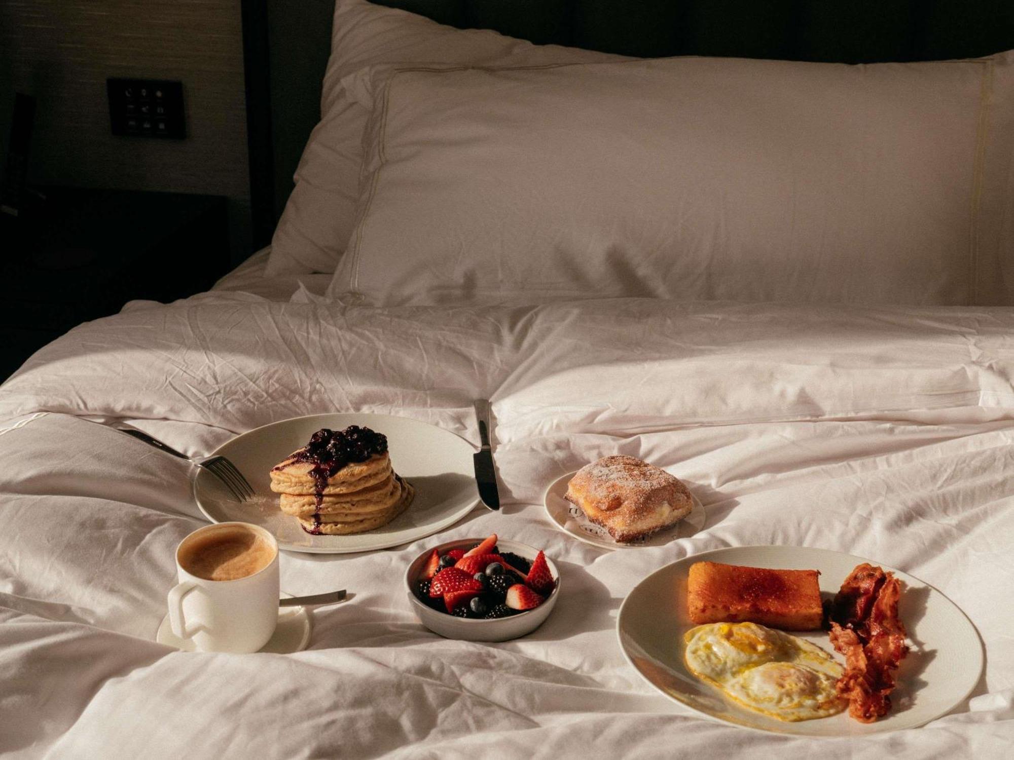 Raffles 5* Boston