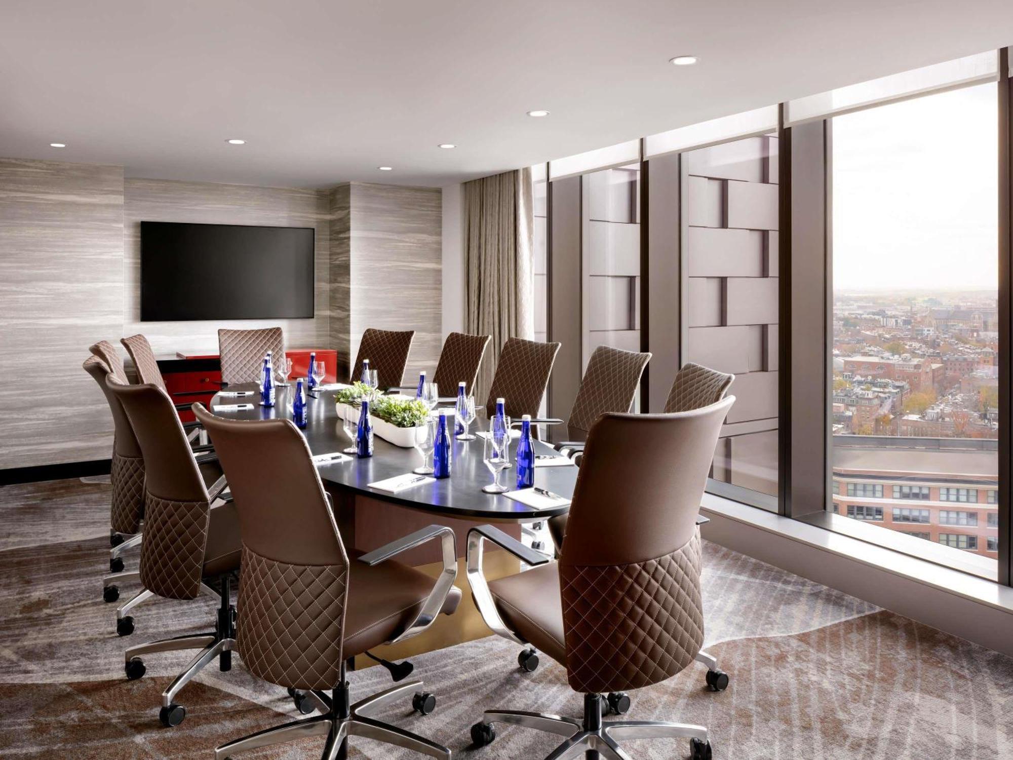 Raffles 5* Boston