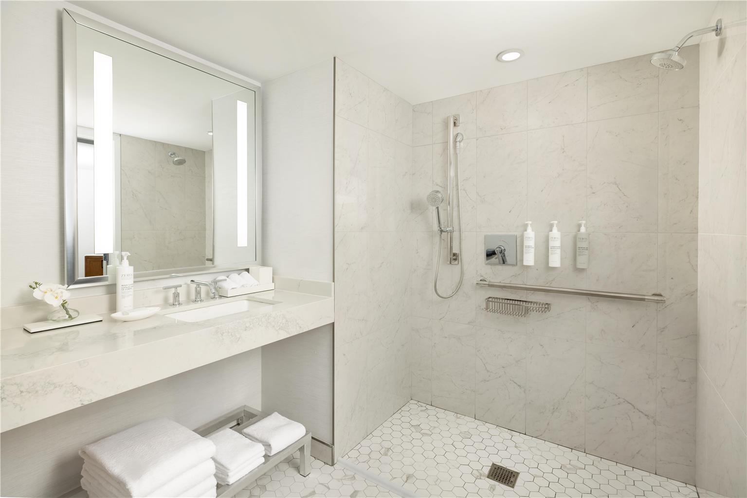 Hotel Hilton Back Bay 3*
