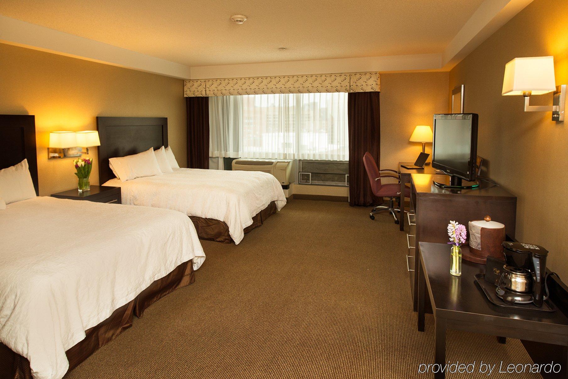 Hampton & Crosstown Center Hotel Boston