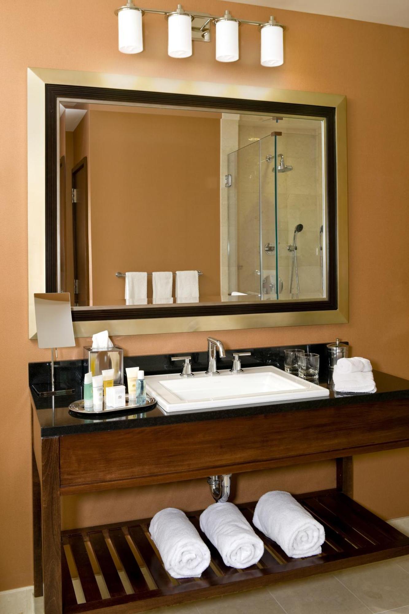 The Bostonian Hotel