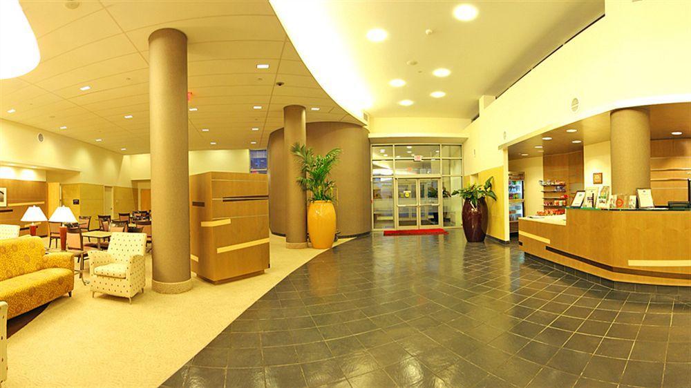 Hampton & Crosstown Center 3* Boston