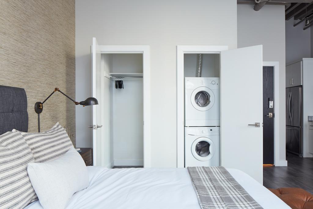 Studio On Washington Street Apt 301 *
