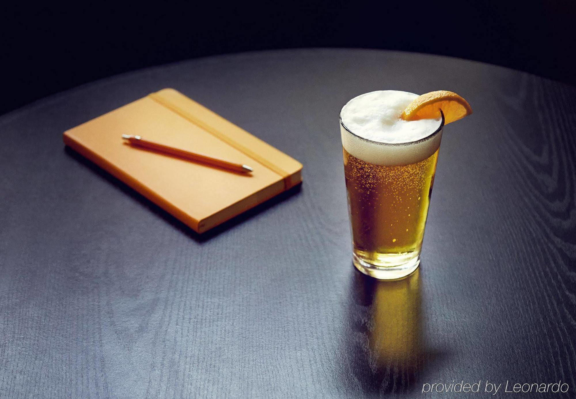 Courtyard Copley Square Hotel 3*