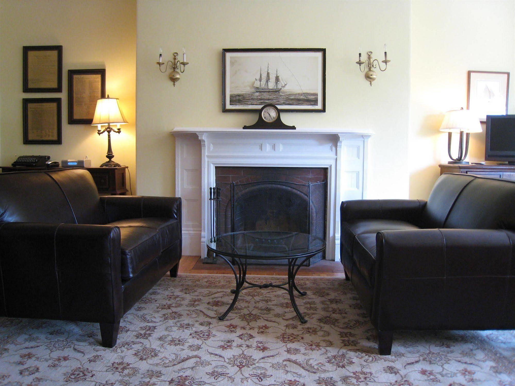 Apartment Back Bay Suites