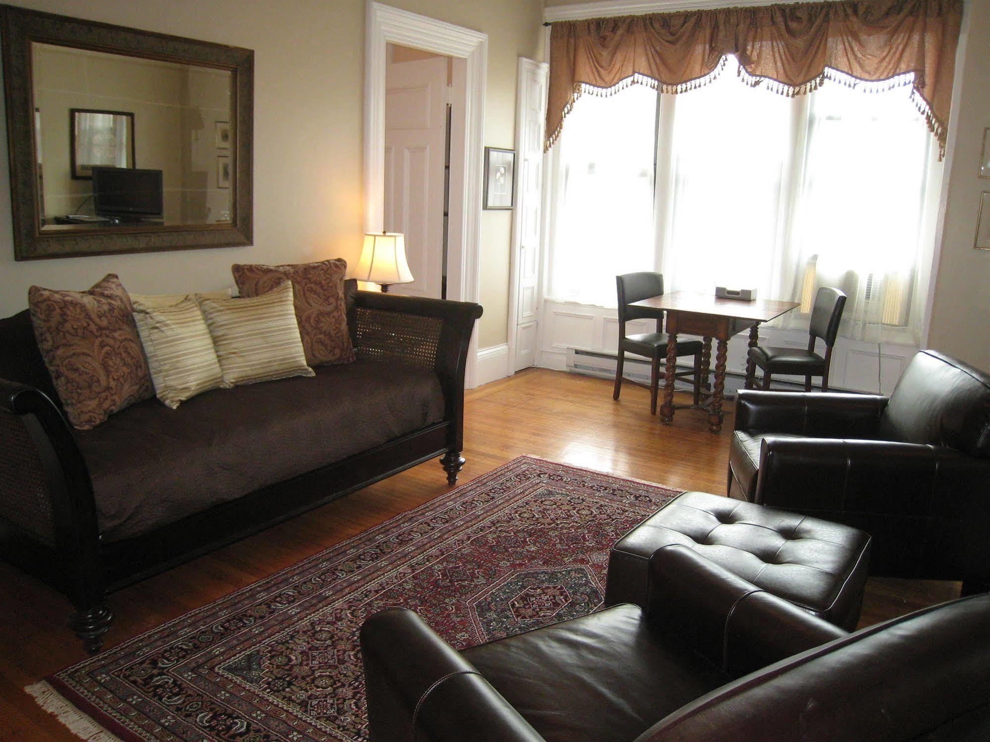 Back Bay Suites Apartment