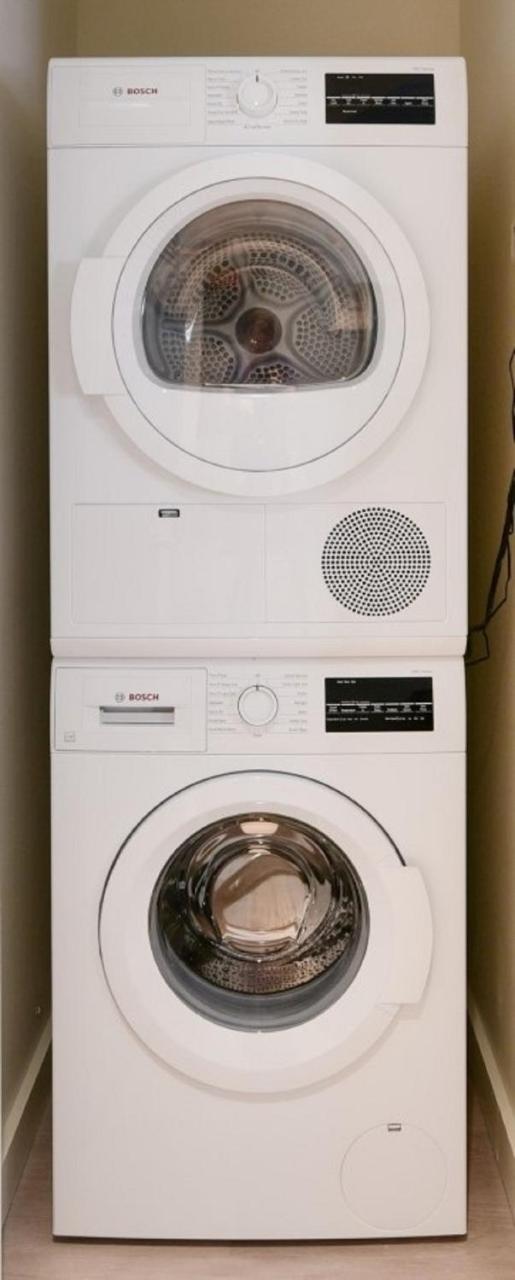 Global Luxury Downtown Apartment *