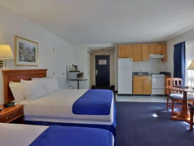 Constitution 2* Boston