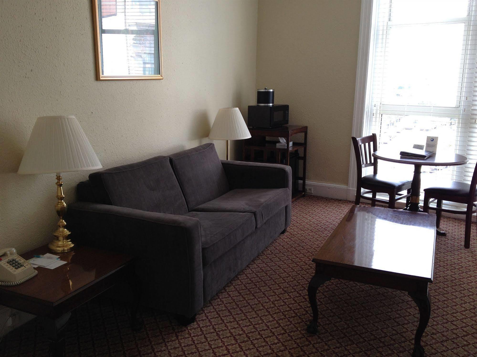 Buckminster 3* Boston