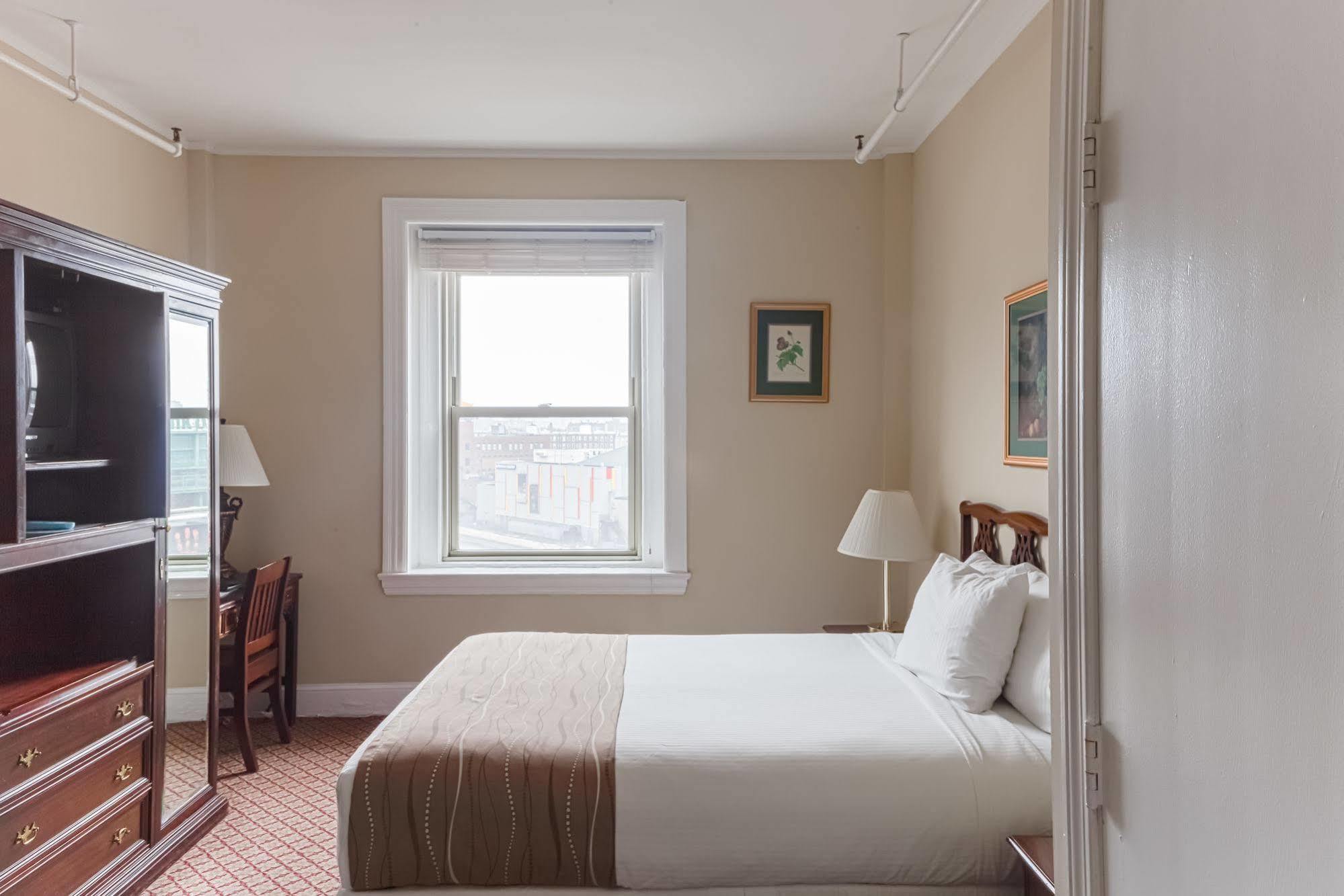 Buckminster 3* Boston