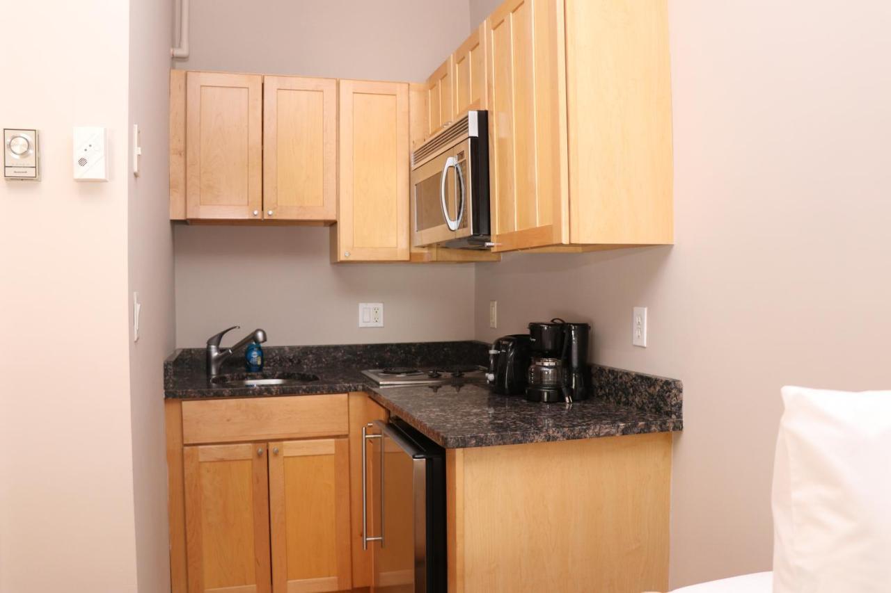 Apartment Stylish Downtown In The South End, C. Ave #1 *