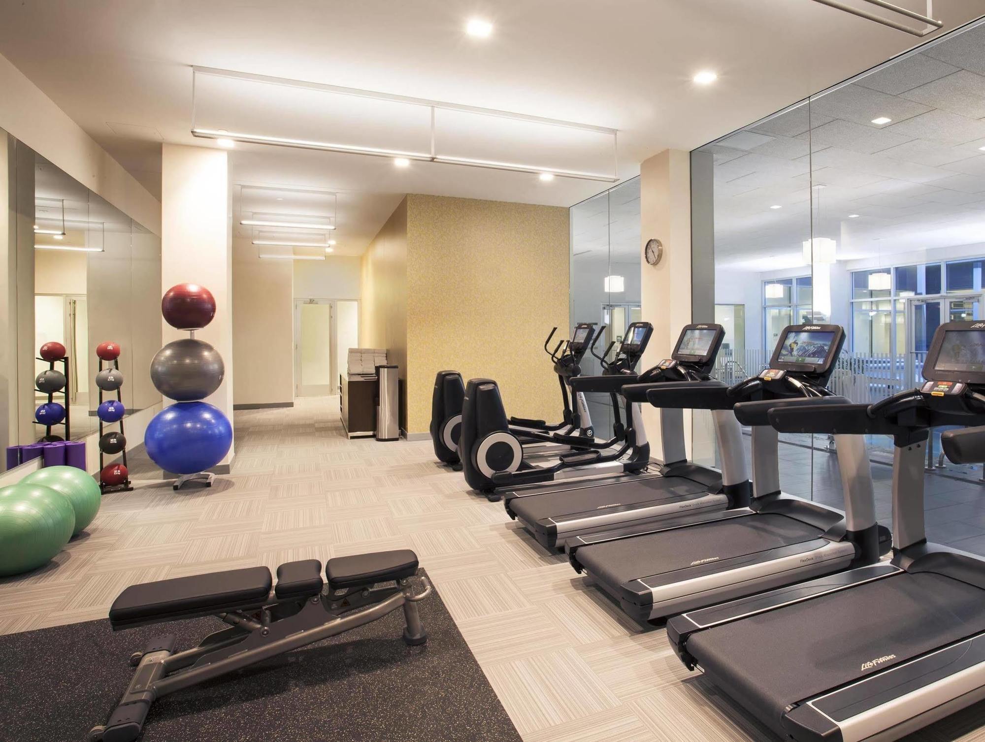 Hotel Element Seaport District