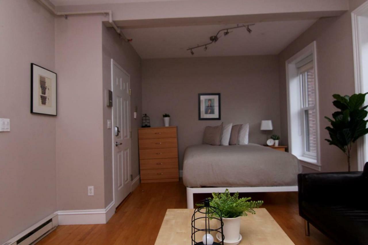 Apartment Stylish Downtown In The Southend, C.ave# 2 Boston
