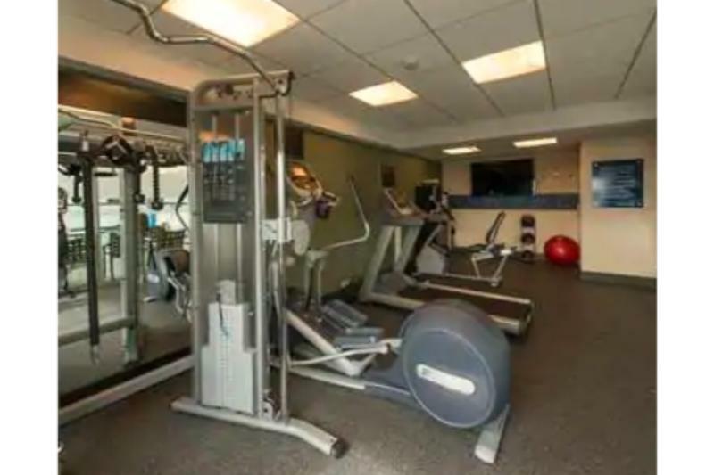 Hampton & Crosstown Center Hotel