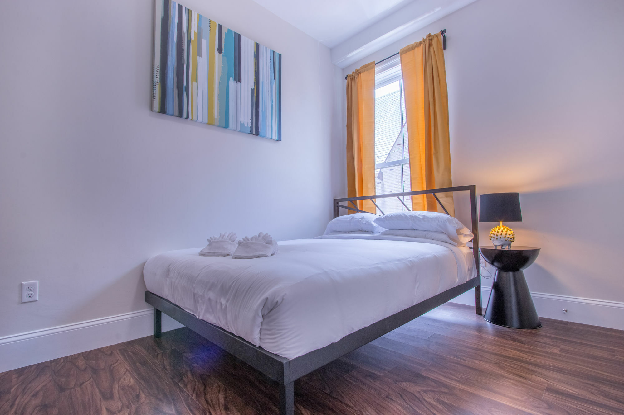 Sunny 1br In South End By Sonder