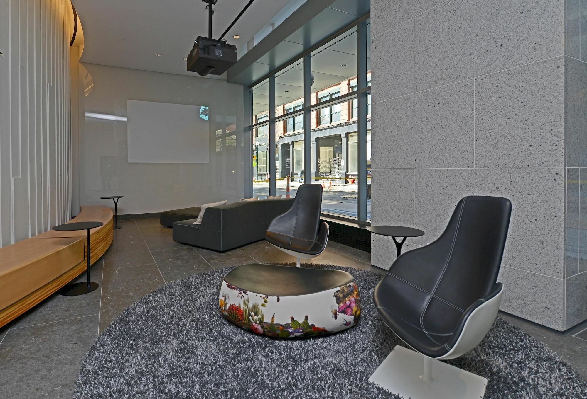 Global Luxury At The Financial District * Boston