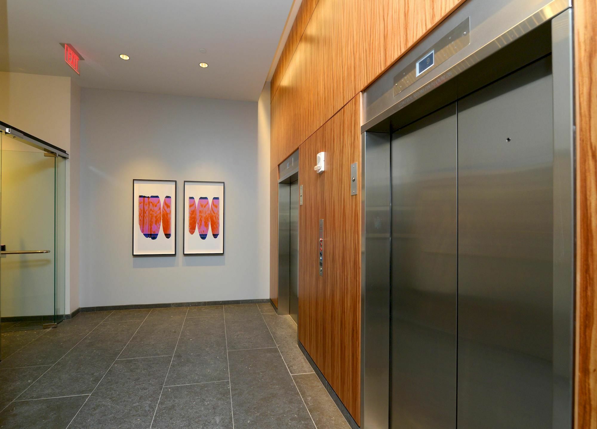 Global Luxury At The Financial District *