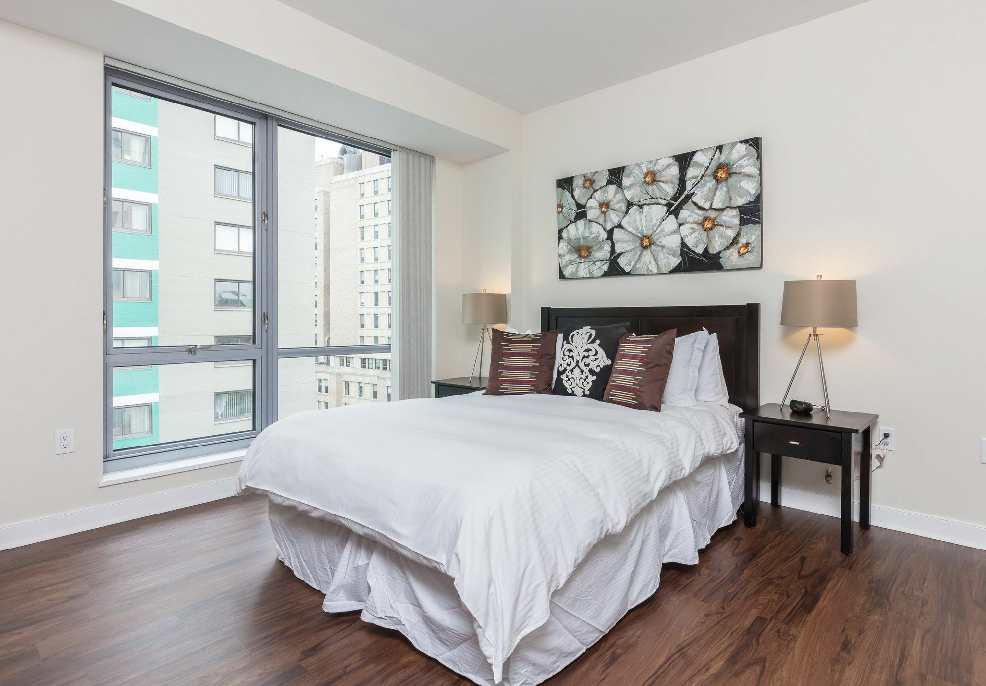 Global Luxury At West End Hotel