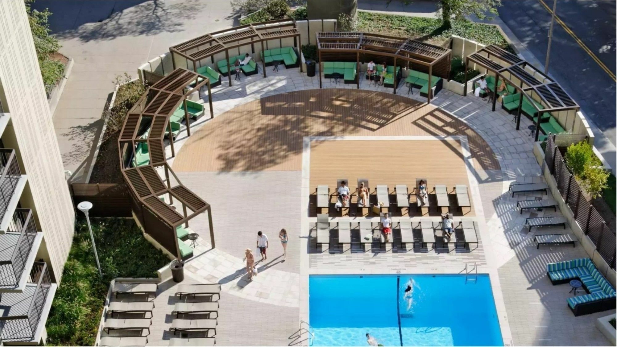 Global Luxury At West End Hotel