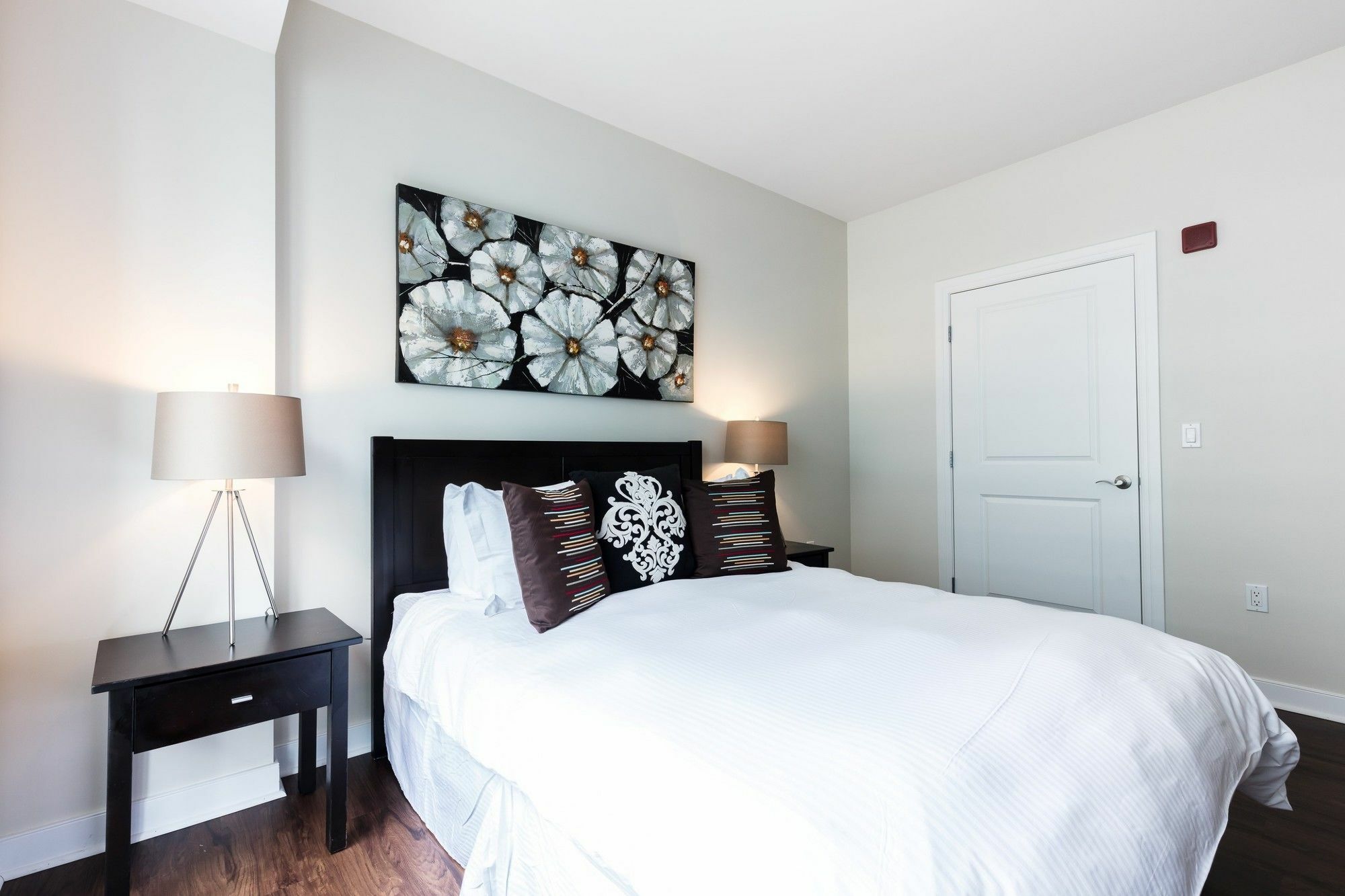 Hotel Global Luxury At West End