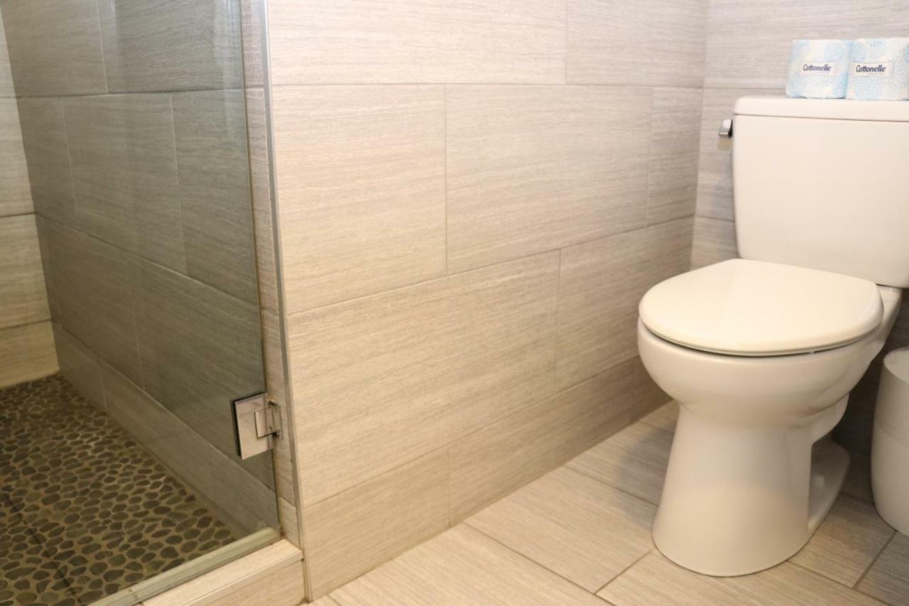 Charming & Stylish On Beacon Hill #8 3*