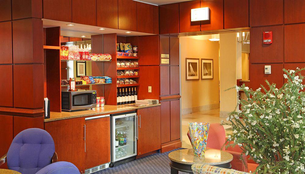 Courtyard Copley Square Hotel 3*