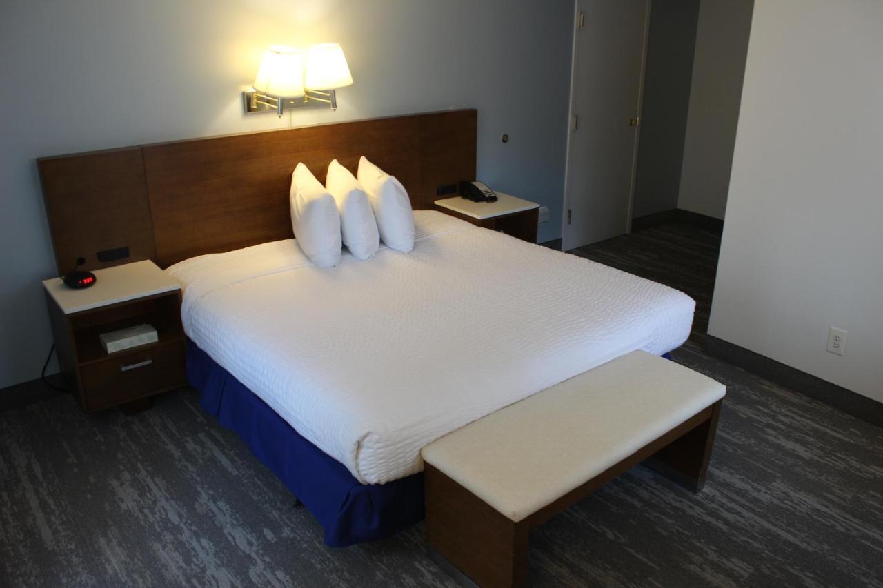 Constitution Hotel 2*