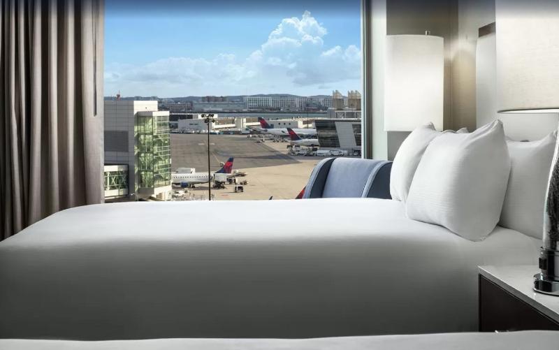 Hilton Logan Airport 4*