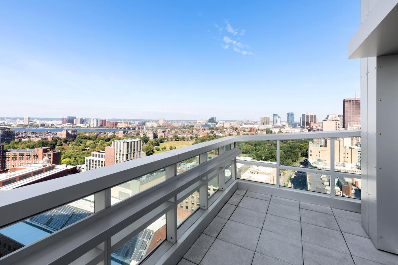 Hotel Moxy Downtown 3*