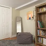 Apartment Parking - Private Entrance - King Beds *