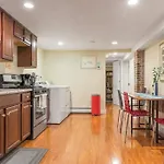 Apartment Parking - Private Entrance - King Beds *