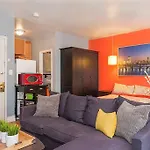 Downtown Studio Apt, Short Walk To Hospitals