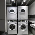 Small Fully Equipped Contemporary Studio Near Mgh