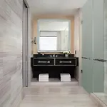Four Seasons One Dalton Street, Hotel 5*