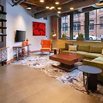 By Marriott Downtown Seaport 3*