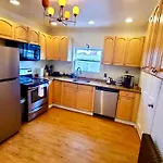Apartment Near Train Station Gorgeous 3-bedroom With Patios *