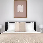S End 1Br W Gym Wd Pool Nr Sowa Bos-567