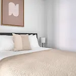 S End 1Br W Gym Wd Pool Nr Sowa Bos-567